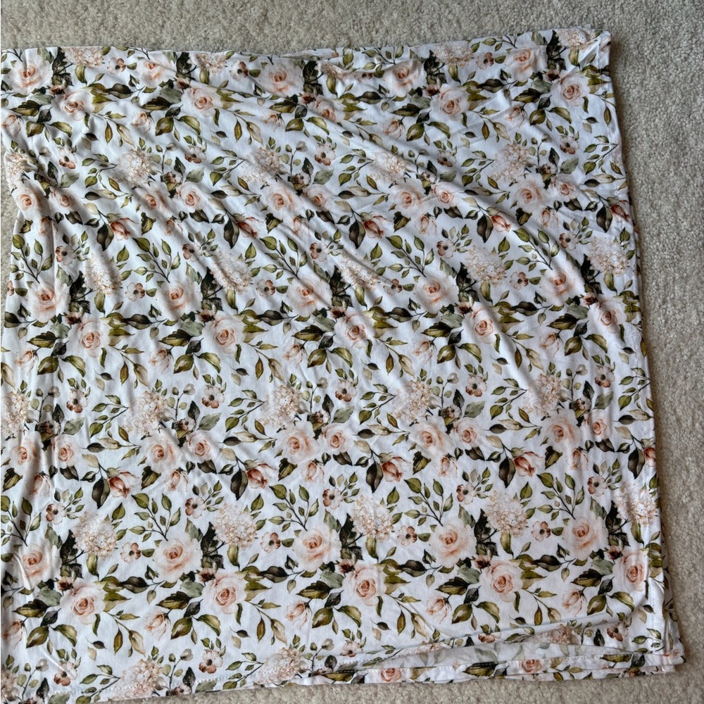 Posh Peanut “Katherine” Floral Print Swaddle Blanket - Picture 5 of 6